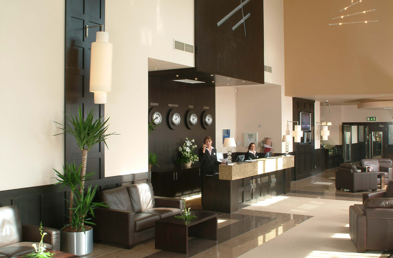 Carlton Airport Hotel, reception